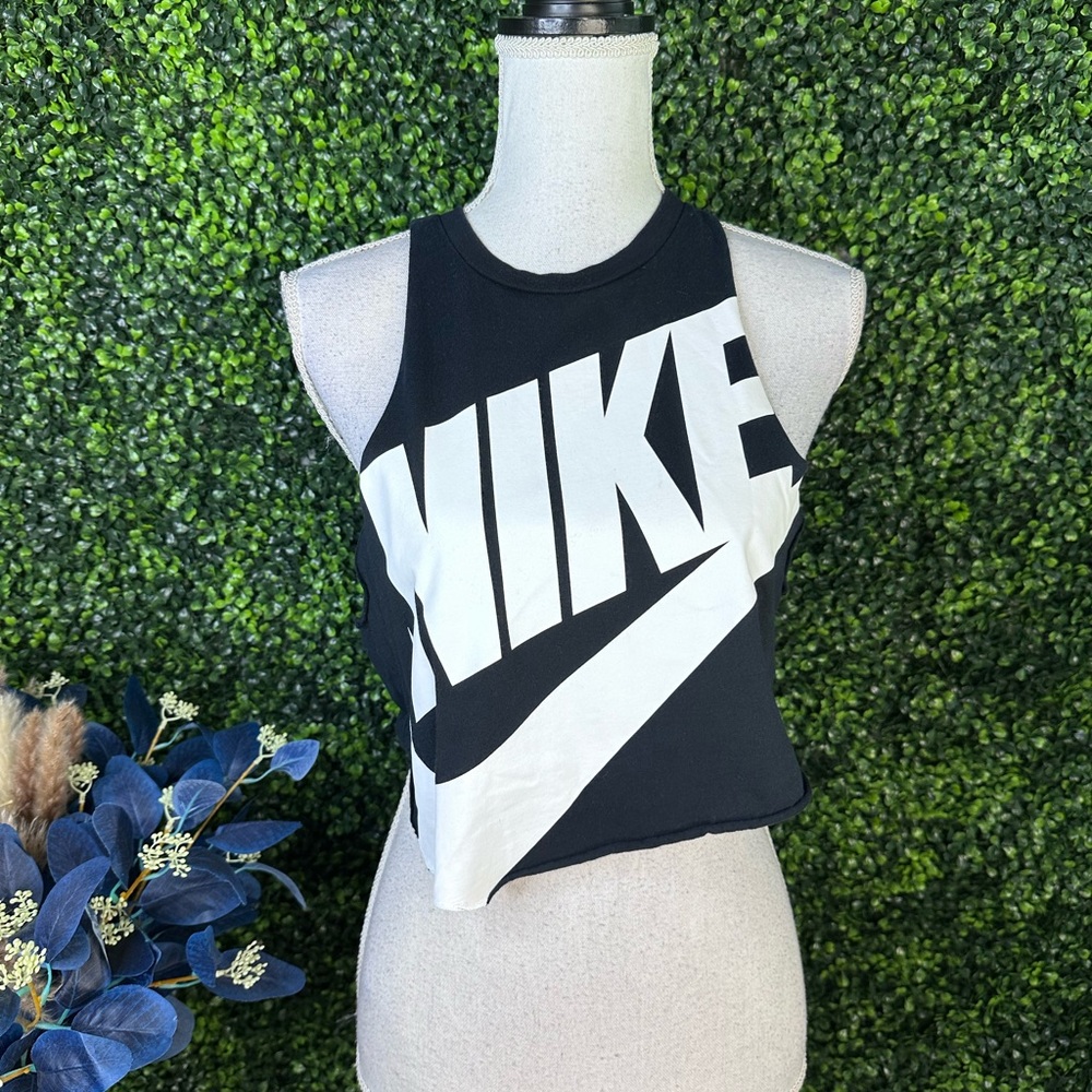 Nike Black‎ and White Women's Crop Top muscle tank euc